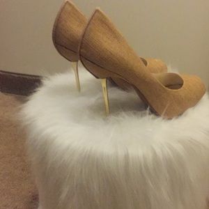 Beautiful stiletto heel Still look brand new